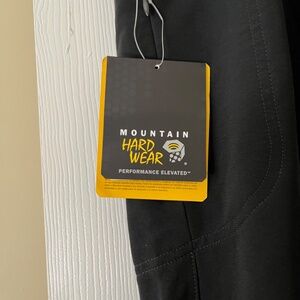 Women's Mountain Hardware Winter Wander Pant, Size 6 Short, Black, NWT